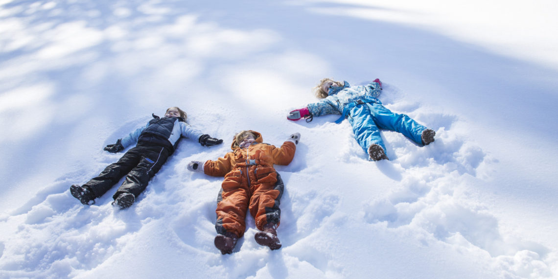 igre u snijegu sport djeca moda snijeg sankanje skijanje zimska odjeća obuća