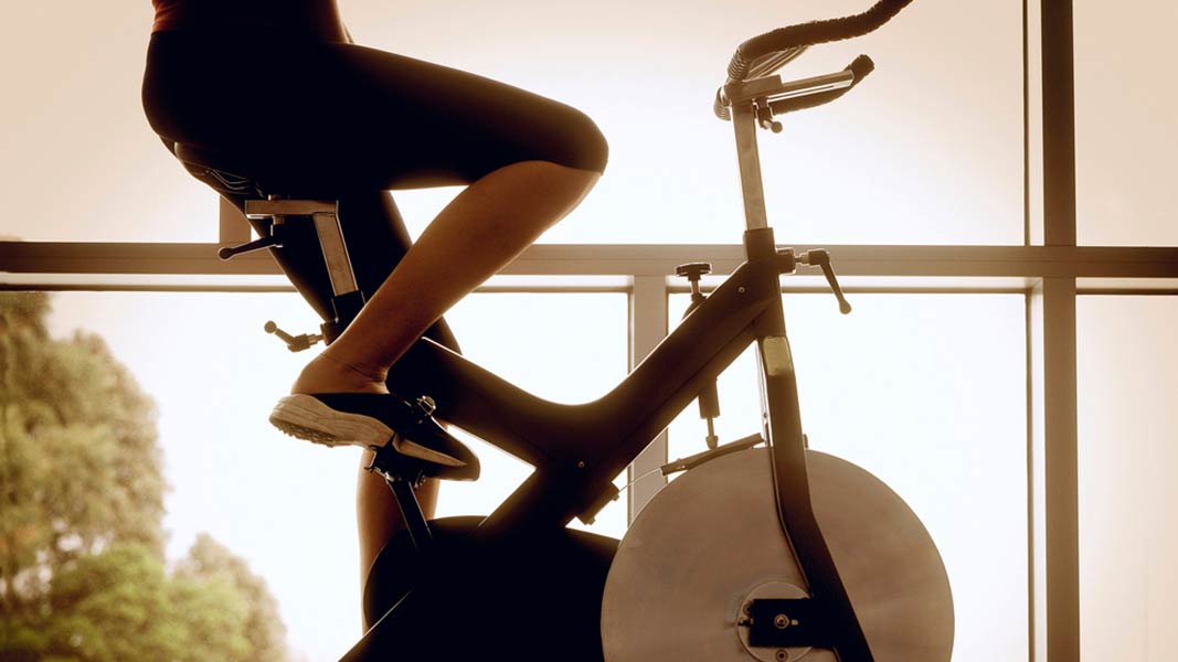 sobni-bicikl-trening-vožnja-skidanje-kila-kondicija-sport-moda